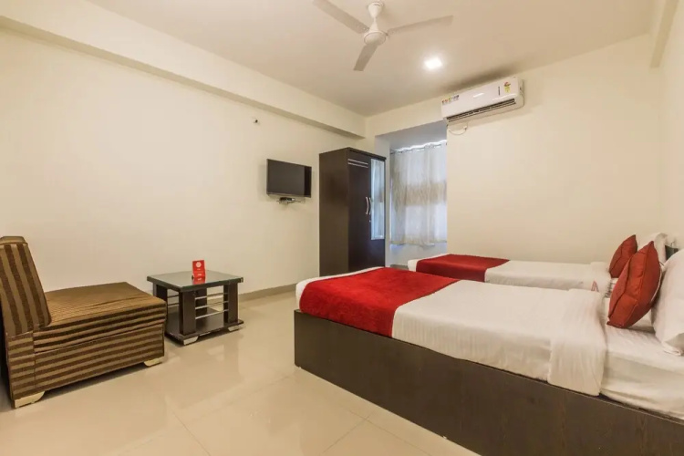 FabHotel Ten Eleven