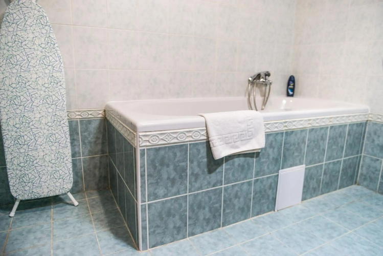 Spacious and Quiet Attic Flat in Centre