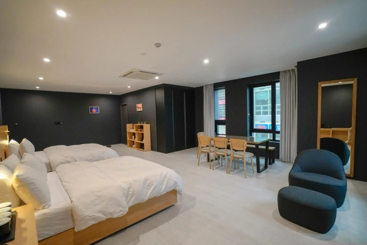 Mipo Oceanside Hotel