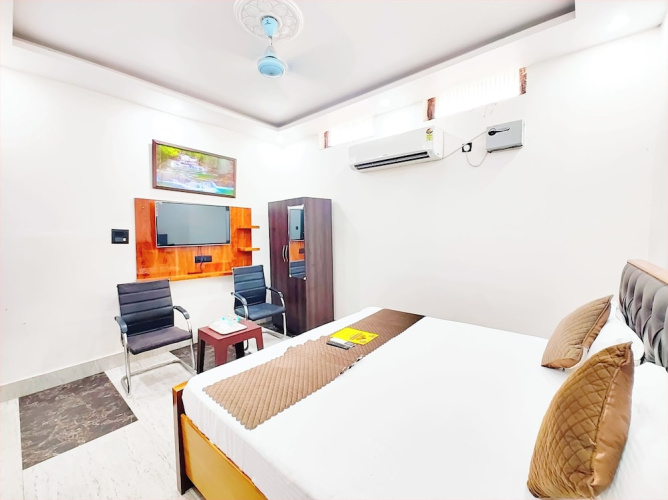 Hotel Mateshwari Palace Ayodhya
