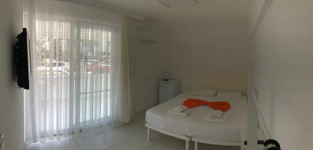 White Suite Rooms