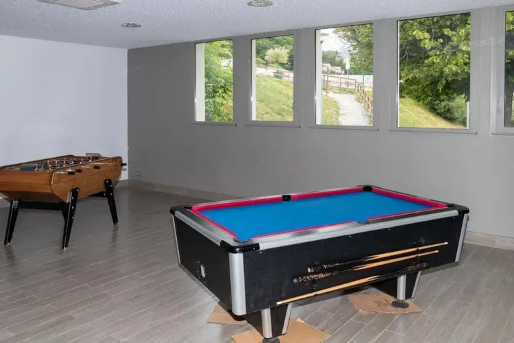 Apartment on Lake Serre-poncon With Pool