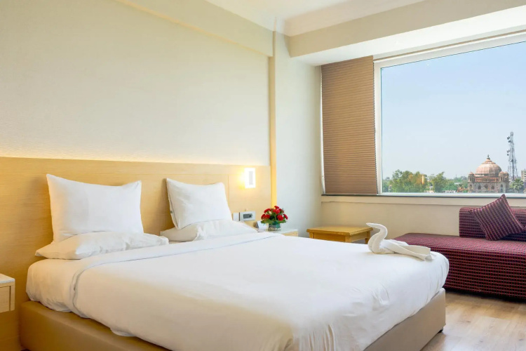 Gemini Continental Lucknow