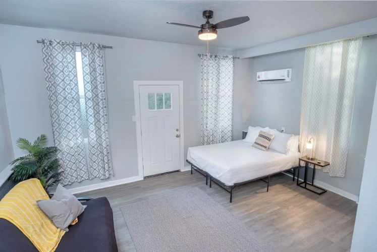 4 Bedrooms Cottage