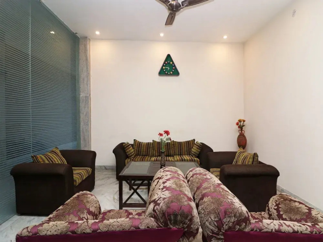 OYO 14890 Siddharth Villa