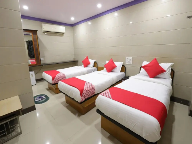 OYO 10697 Hotel Suraj Inn