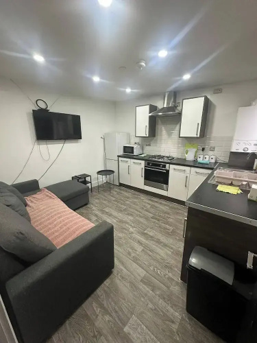 Cardiff Cathedral Apartment