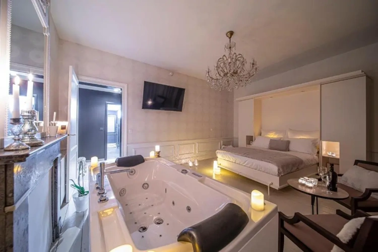 Deluxe Suite