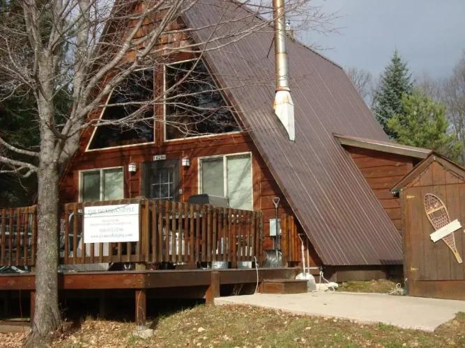 2 Bedrooms Chalet