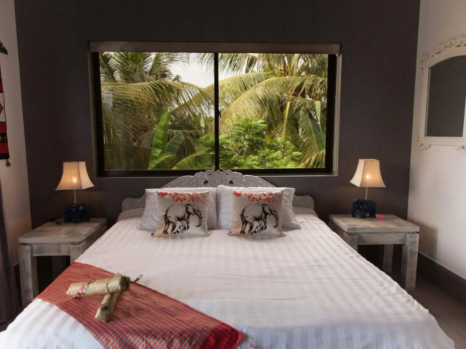 3 Monkeys Villa Hotel