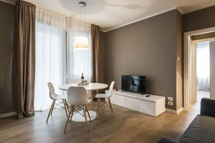1 Bedroom Apartment with city view