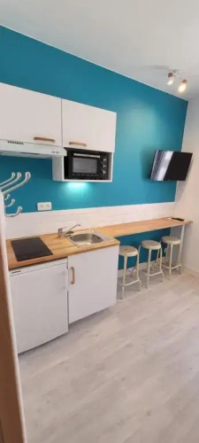 Appartement studio 100m de la plage.