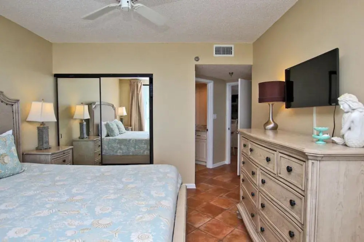 Pelican Pointe 803 - 3 Br Condo