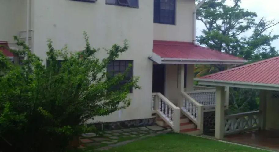 Villa Douglas On The Park