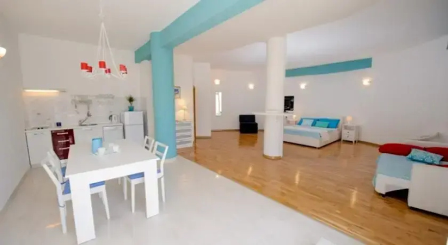 Deluxe Beach Apartments Renata
