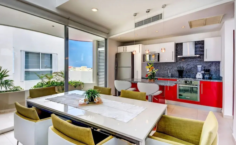 Penthouse Skyline 2BR 2BathR & Balconies
