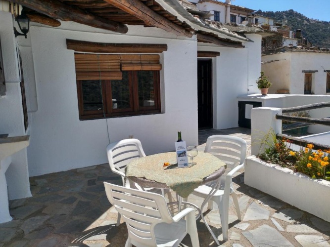 4 Bedrooms Cottage