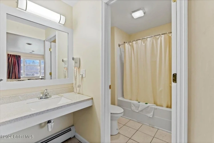 Classic Quadruple room