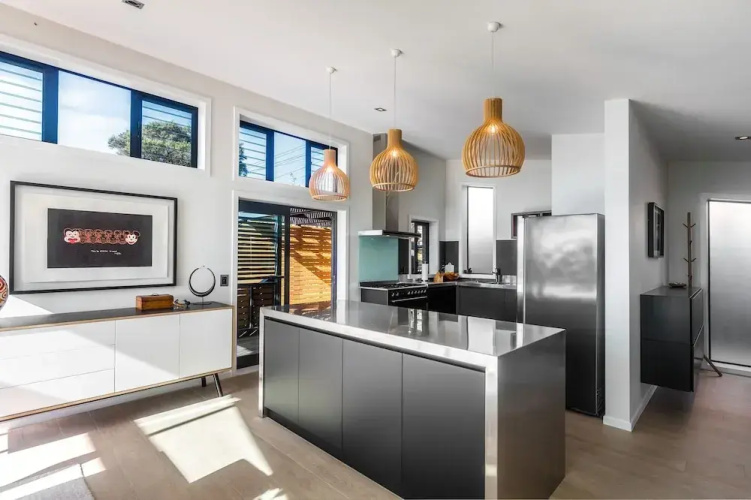 Taonga with panoramic sea views