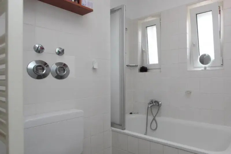 6024 Private Room
