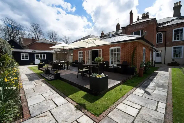 East Walls Hotel