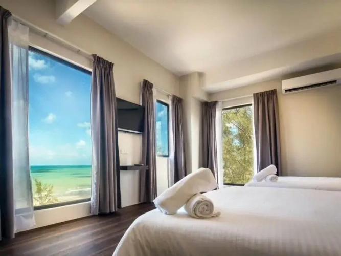 Quadruple Family Suite