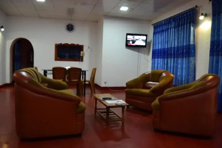 Amro Guest and Restaurant