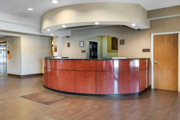 Comfort Suites