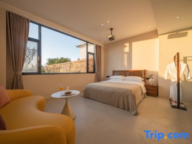 2 Bedrooms Suite