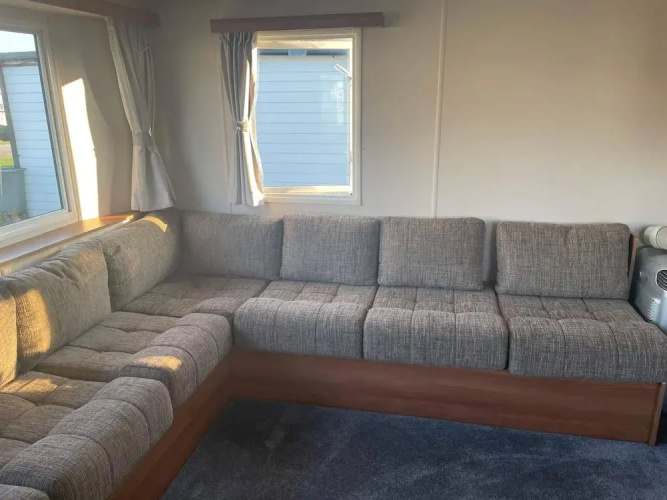 2022 Holiday Home 2 Bedroom With Decking