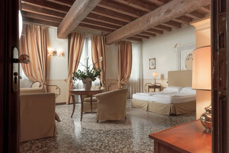 Suite with garden view