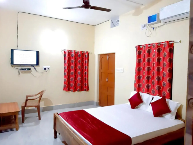 Goroomgo Maa Ugratara Lodge Puri