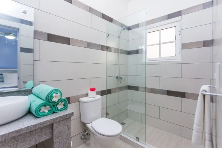 B102 - A Hidden Gem on Los Corales Beach - 2br