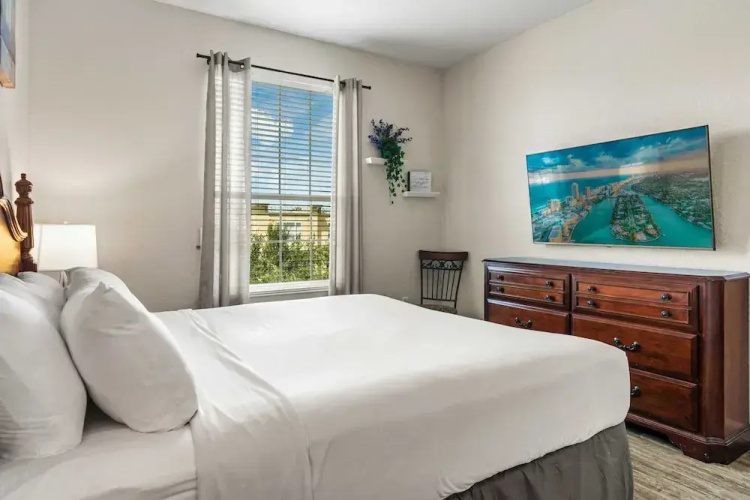 4802 Cayview Avenue #308