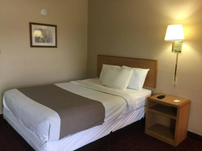 Economy Inn