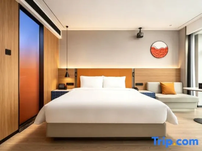 Standard Double room with city view
