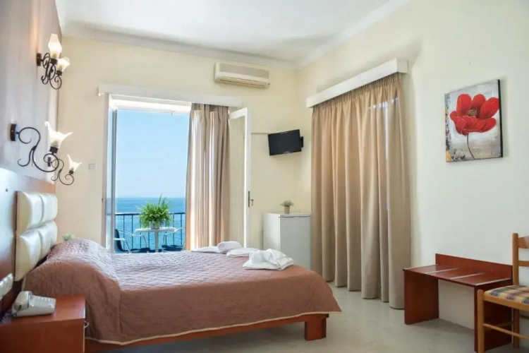 Superior Quadruple room with sea view