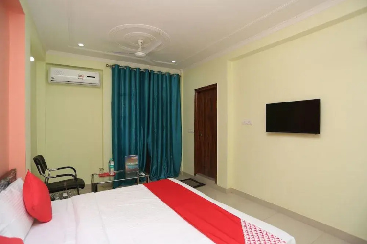 OYO 24502 Yp Hospitality