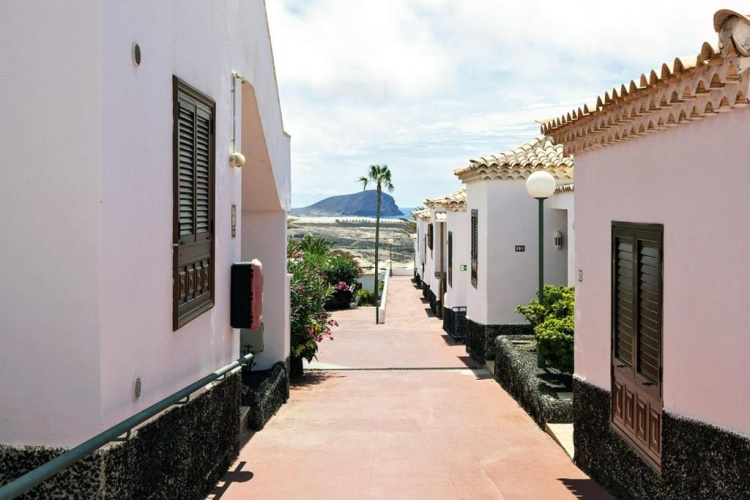 2 Bedrooms Villa