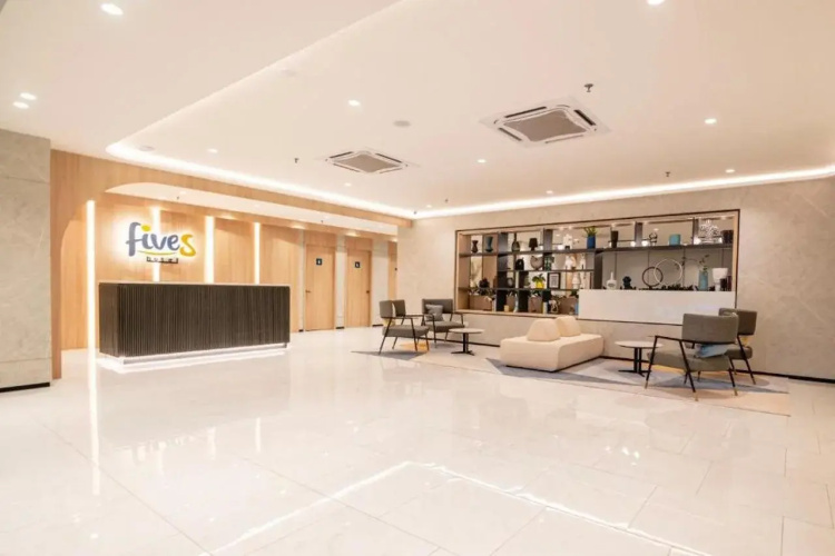Fives Hotel Meldrum