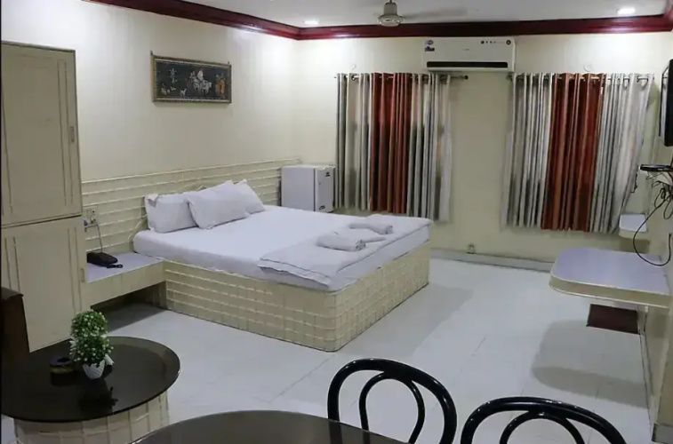 Hotel Center Point