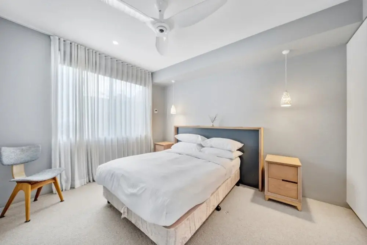 Luxurious 2-bed: Pool, Lift, Dining