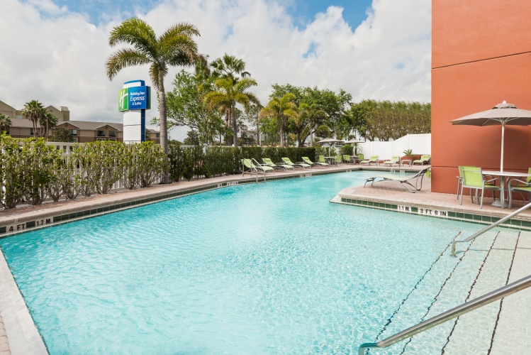 Holiday Inn Express & Suites Nearest Universal Orlando photo 17