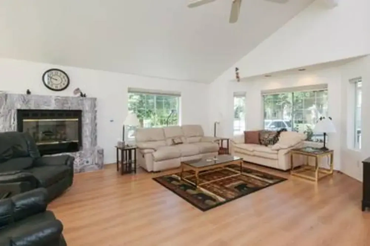 3 Bedrooms Cottage with balcony