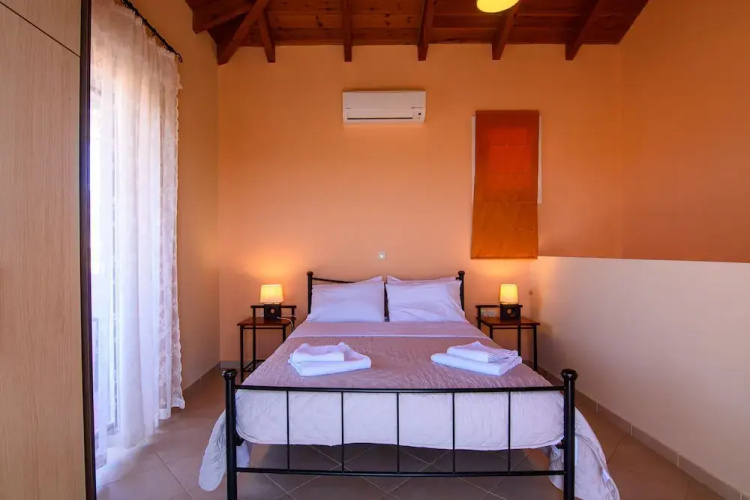 Kyparissia Garden Retreat - Spacious Duplex