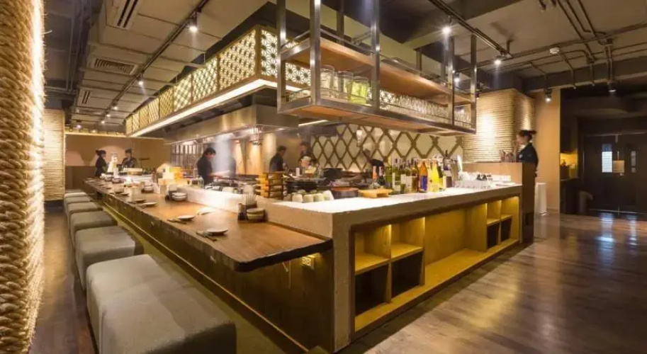 Bandara Suites Silom