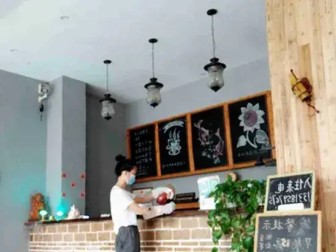 Xunmi Danxia Inn (Danxia Mountain Scenic Area Store)