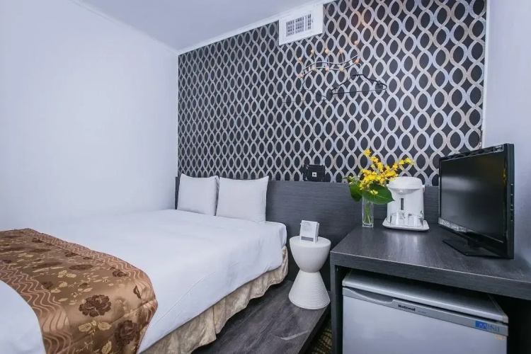Hotel Queen