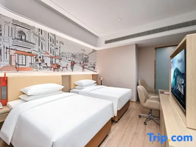 Deluxe Suite with view