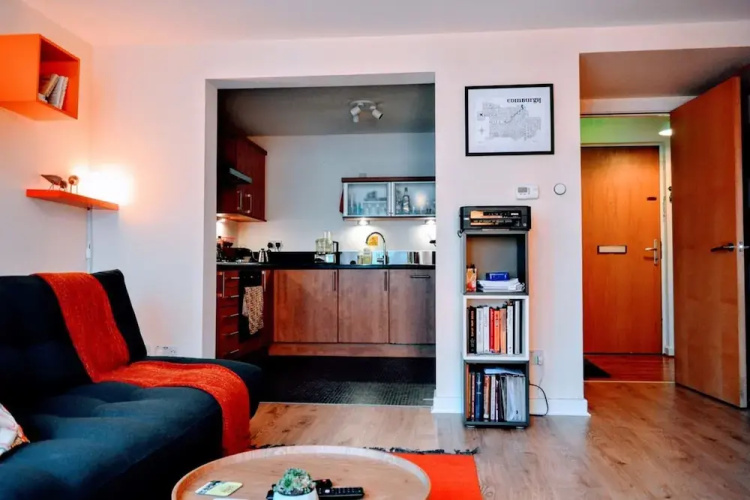 Modern Apartment Near the Sea